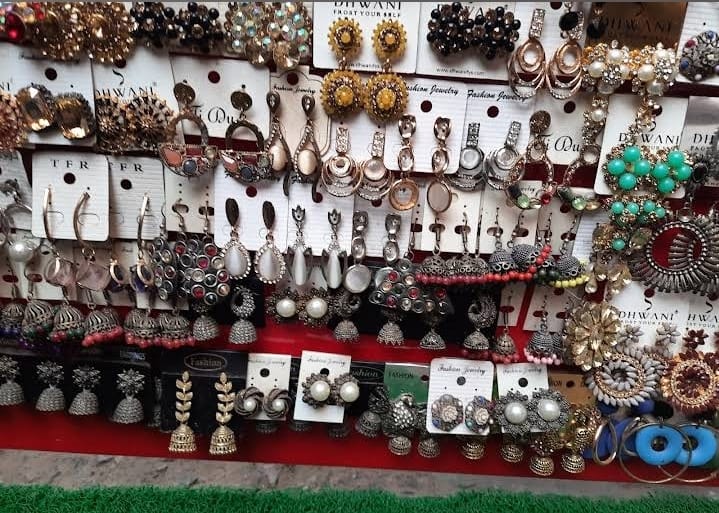 earing and jewelries