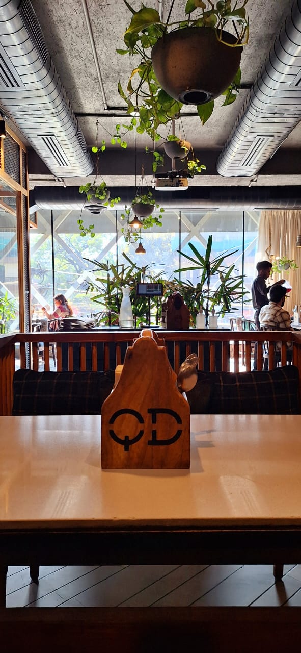 Cafe & Food